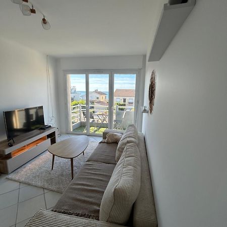 Appartement Traversant Vue Mer Et Etang モーギオ エクステリア 写真
