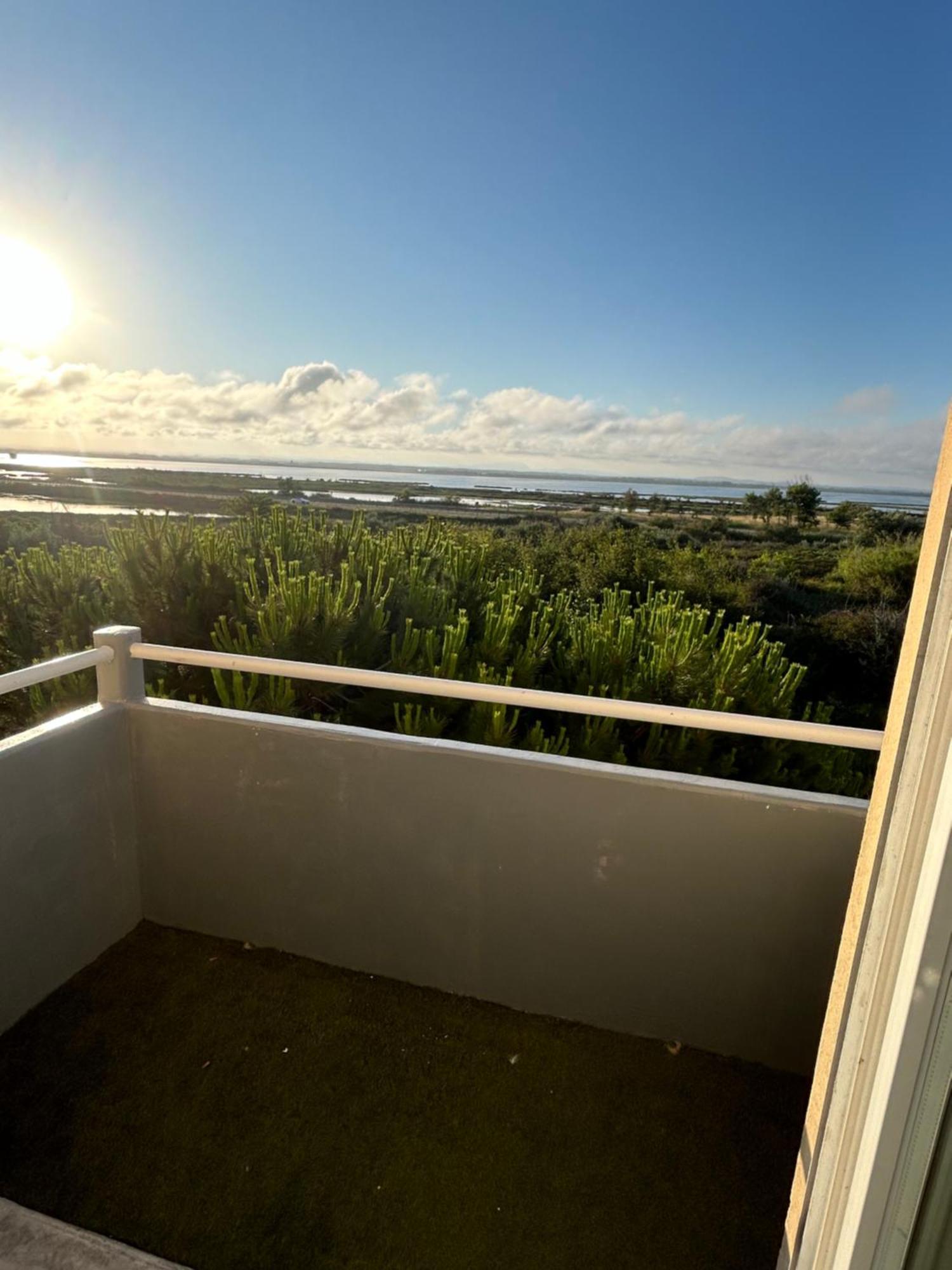 Appartement Traversant Vue Mer Et Etang モーギオ エクステリア 写真
