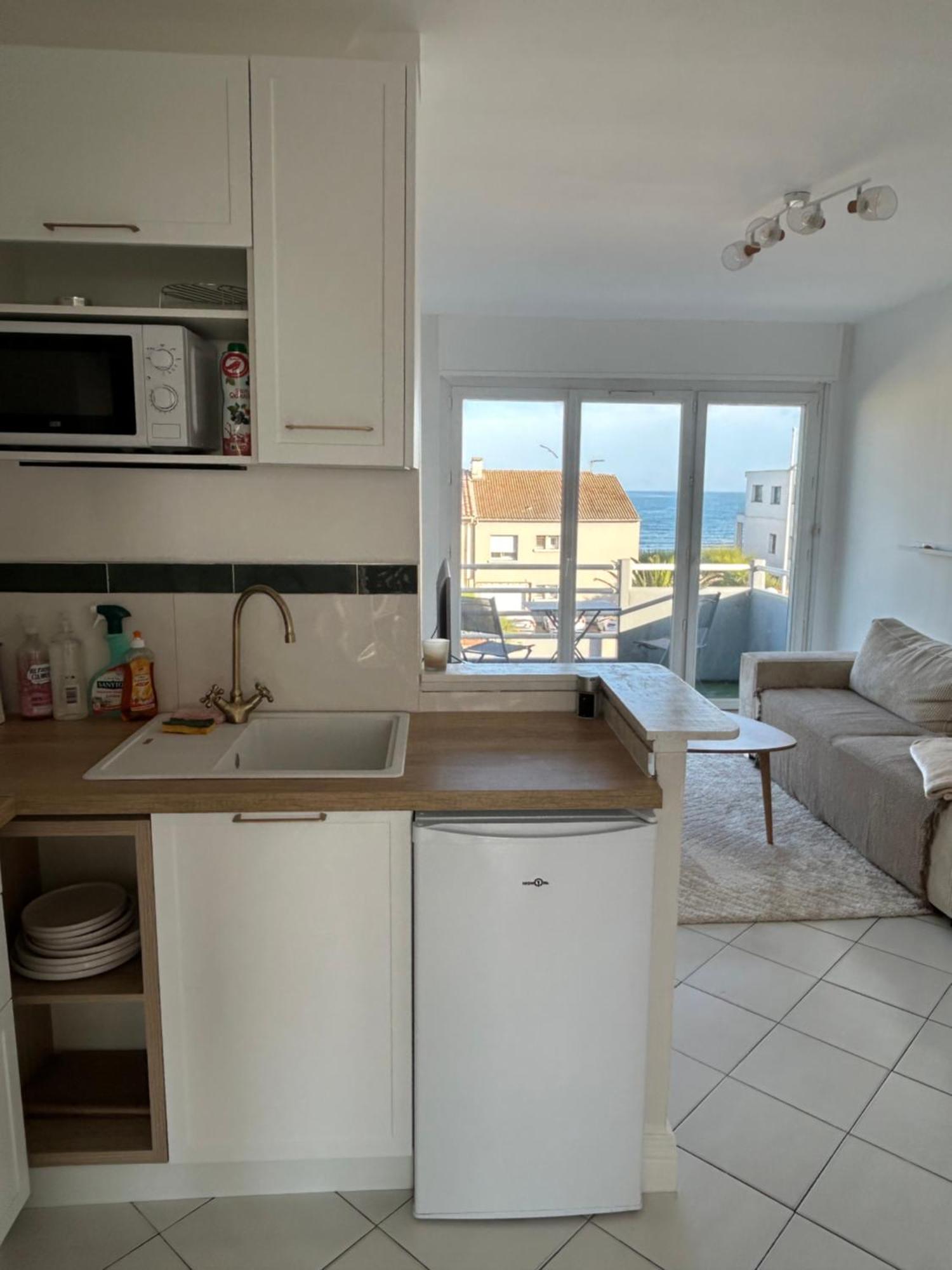 Appartement Traversant Vue Mer Et Etang モーギオ エクステリア 写真